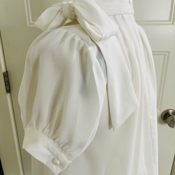 Gracia Pleated Blouse - Picture 3 of 11